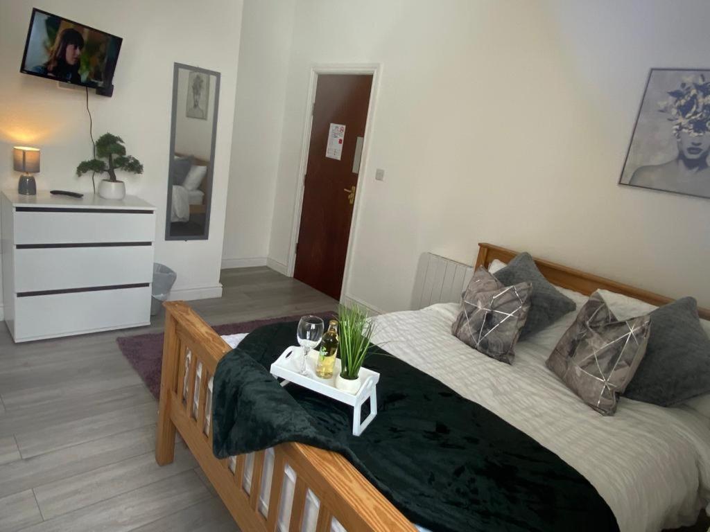 לייסטר De Luxe Aparthotel מראה חיצוני תמונה