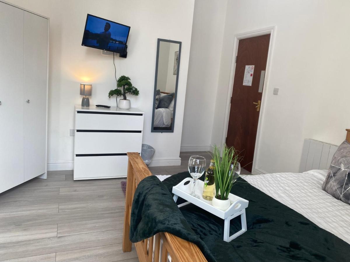 לייסטר De Luxe Aparthotel מראה חיצוני תמונה